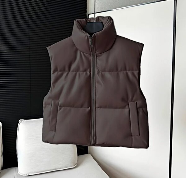 Безрукавки под кожу, качество хорошее