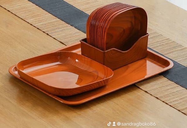 Assiettes en plastique effet bois le lot de 11