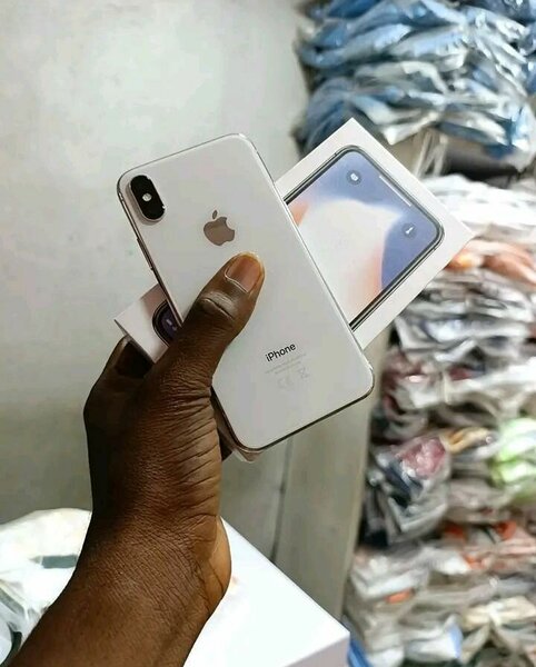 iPhone X Argent 64 Go