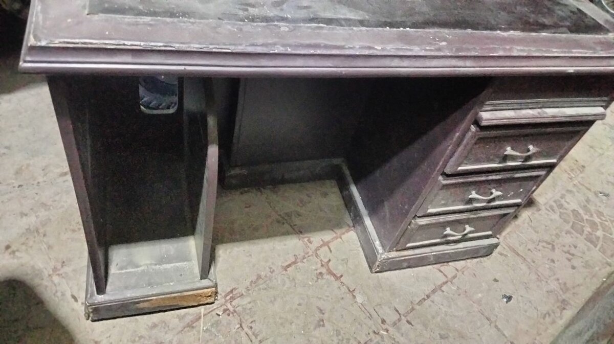 Office table