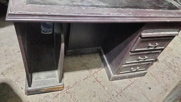Office table