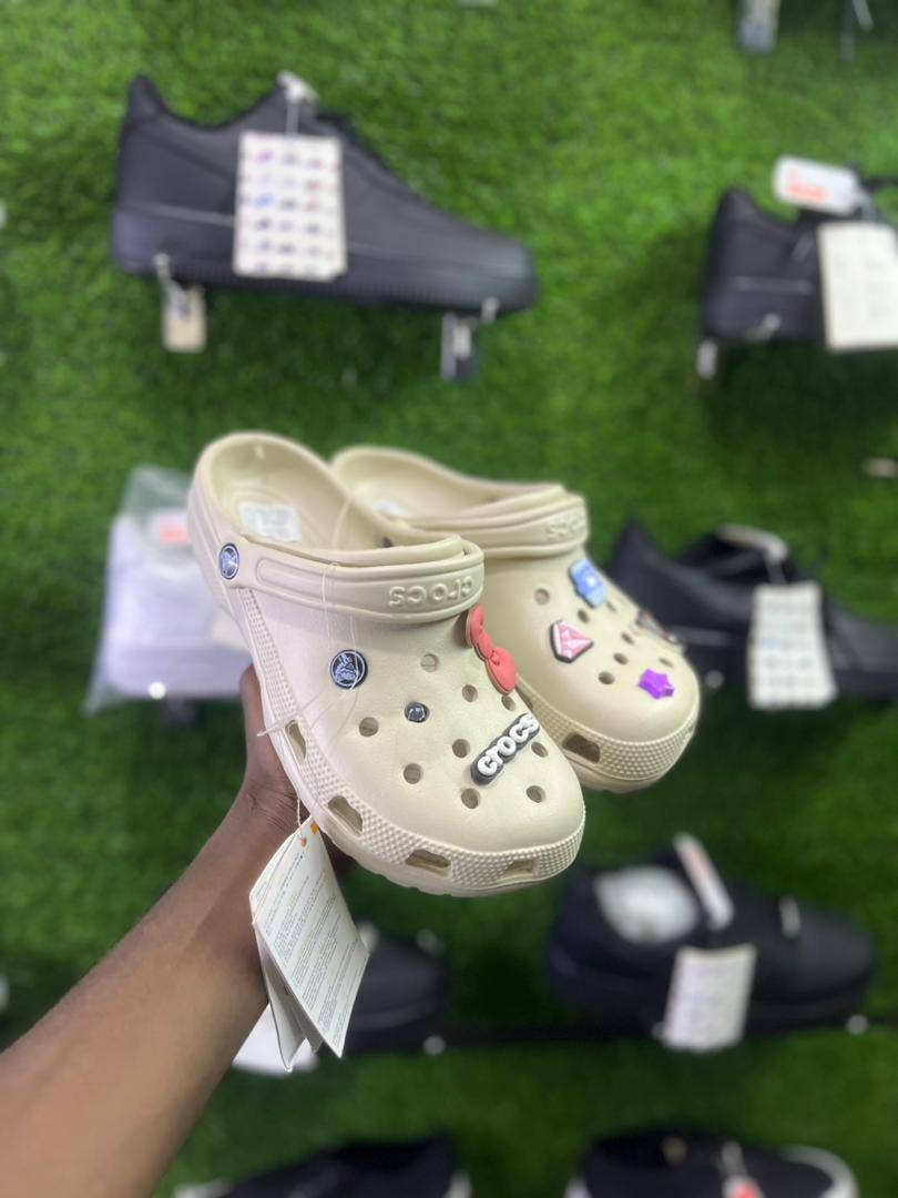 Crocs beige