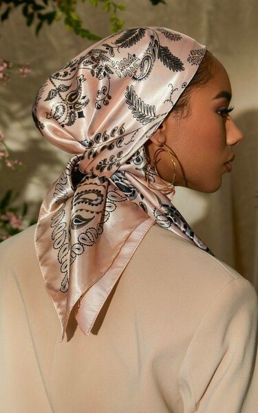 Écharpe élégante en soie