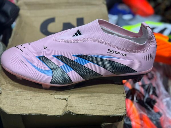 Chaussures de Foot Predator Rose