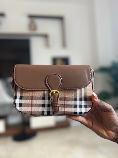 Sacoche élégante à carreaux