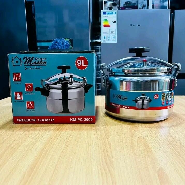 PRESSURE COOKER