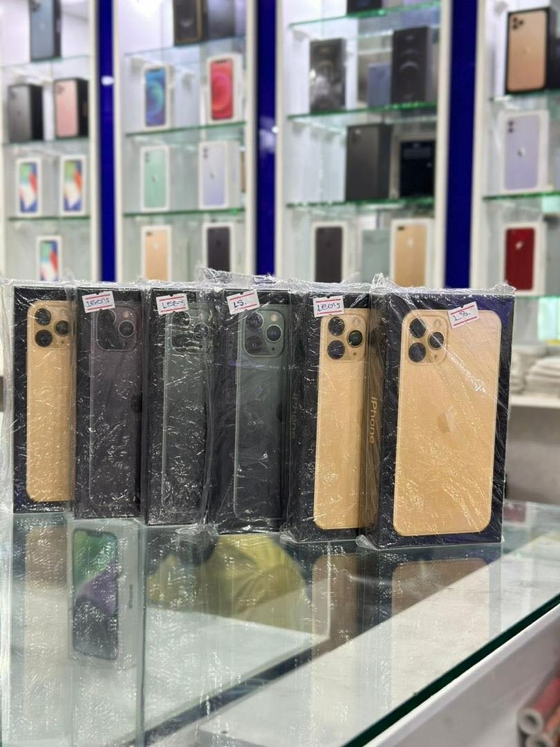 Apple iPhone 11 Pro Max (256GB) brand new