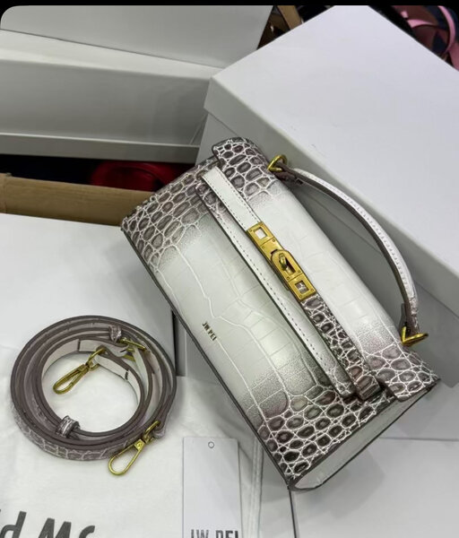 Sac à main crocodile élégant