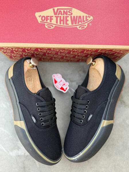 Van's