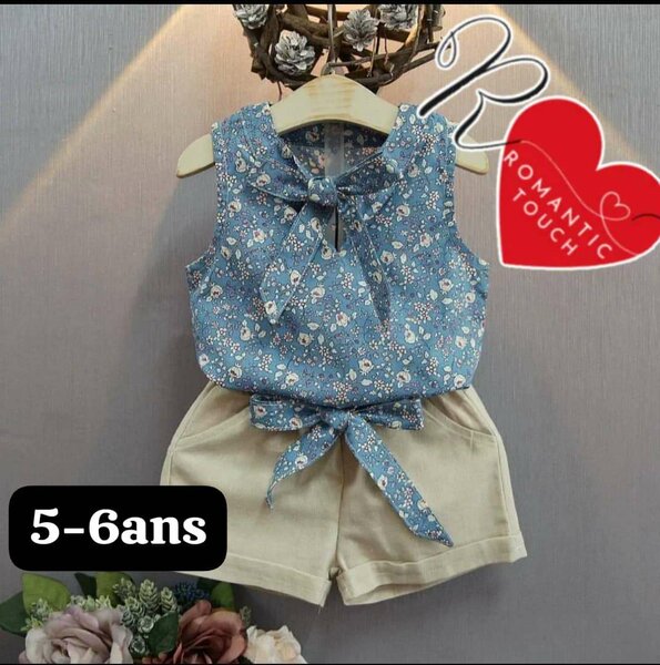 Chic tenue pour fille