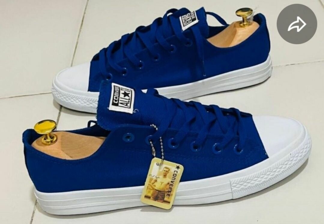 Converses basses bleues