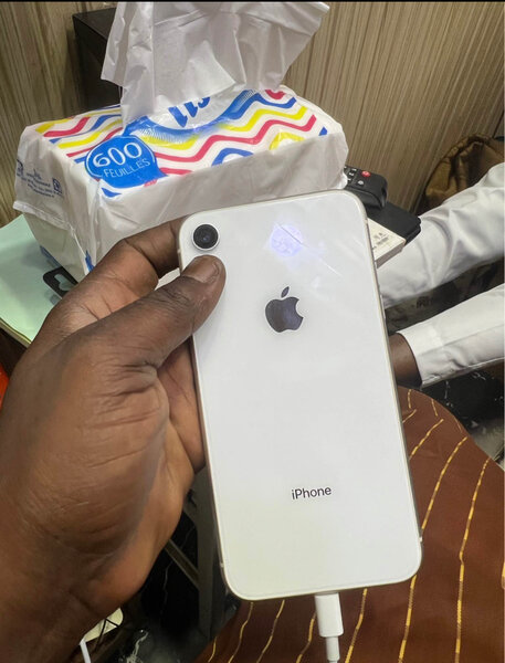 iPhone XR Blanc 64 Go