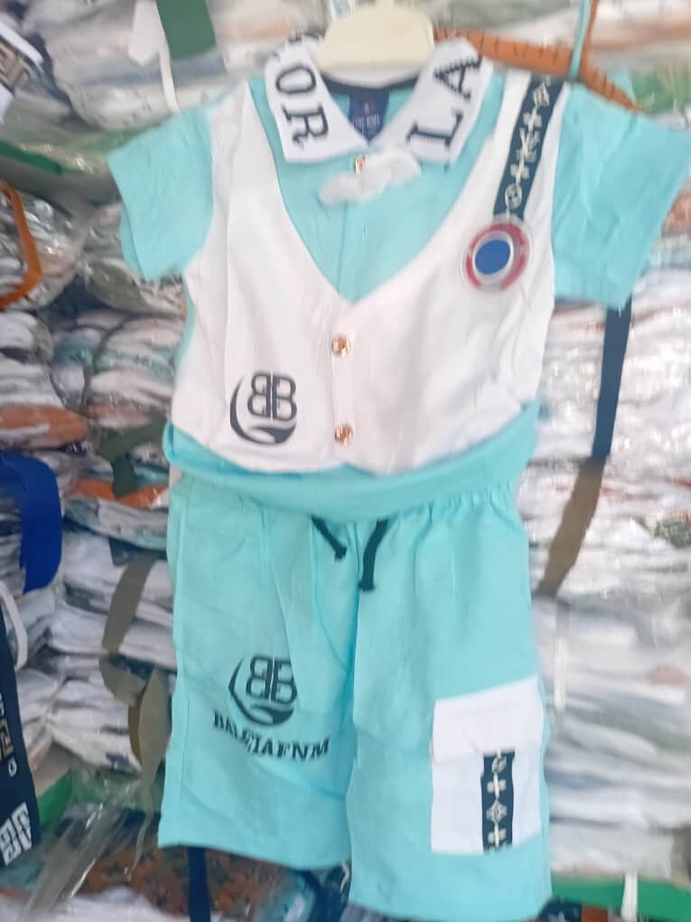 Tenues d'été garçon élégantes