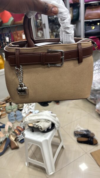 Sac à main en toile élégante