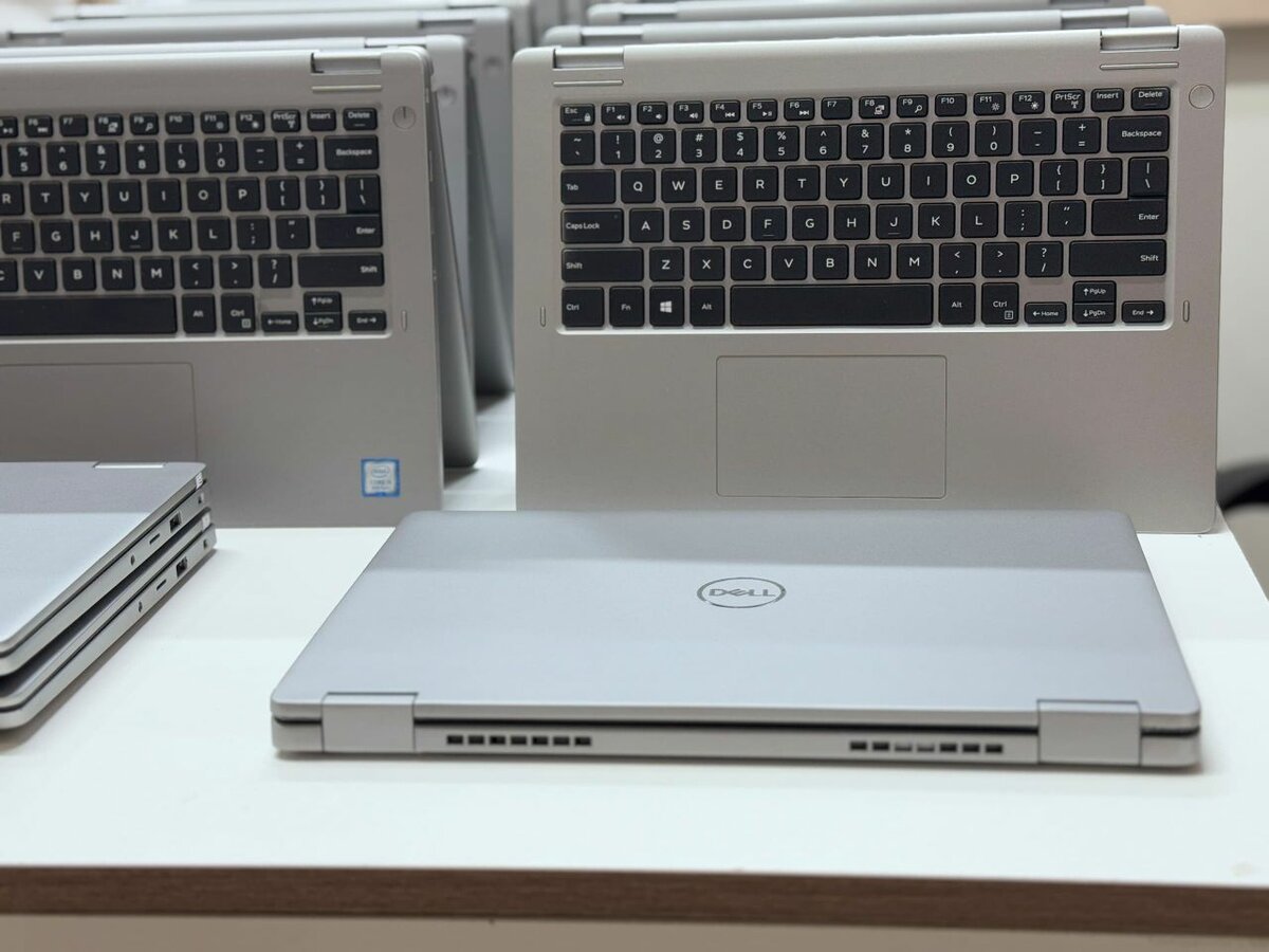 1-Dell 3310 2in1  corei5 8th gen Ram 8gb - 256gb  Touch 360