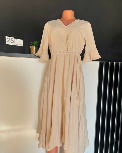  women's beautiful dress 