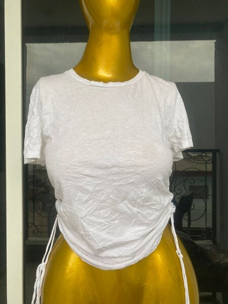 T-shirt blanc ajustable