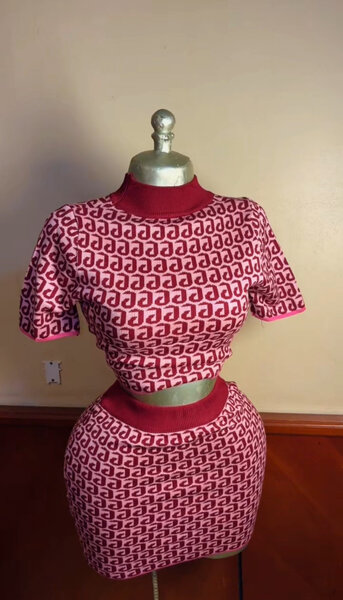 Ensemble jupe haut rouge graphique