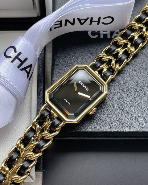 Montre bracelet élégante