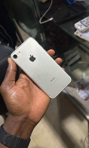 iPhone  7 simple 64GB
