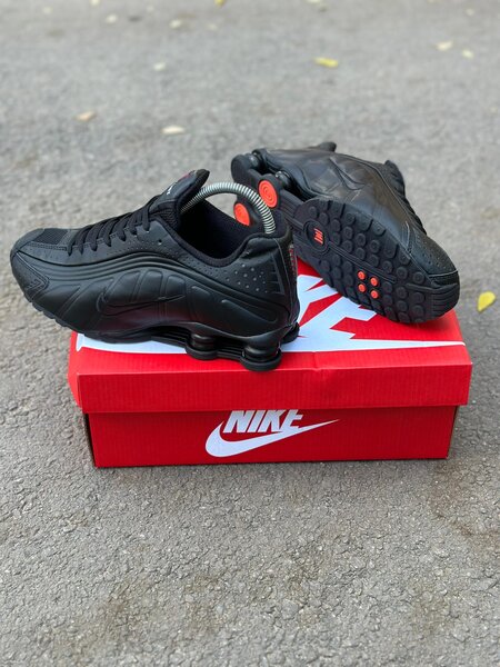 Chaussures de sport noires Nike