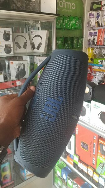 Second  grade jbl boom  box