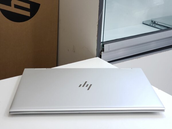 HP EliteBook 1040 G8