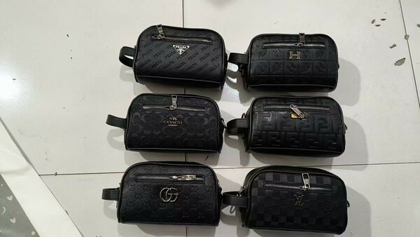 Trousse de toilette en cuir