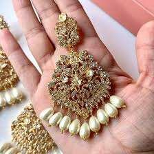 Artificial earring