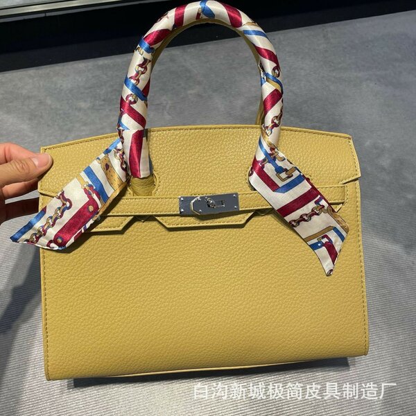 Ladies handbag