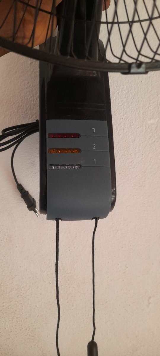 Ventilateur mural noir 3 vitesses