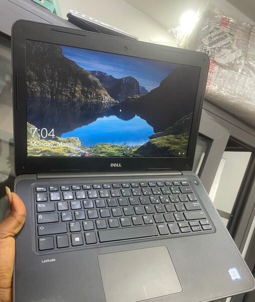 Dell Latitude 3380