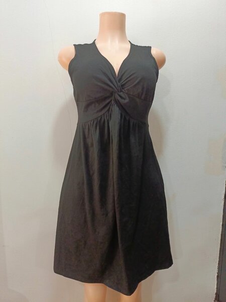 Robe Noire Élastique Élégante