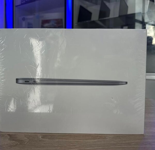 Mac Book Air M1 Chip (New)