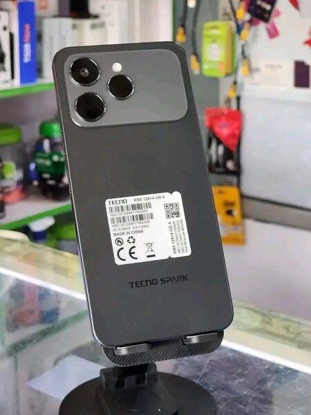 Tecno Spark Étanche