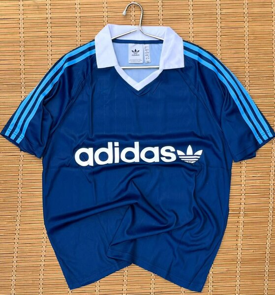 T-shirt adidas
