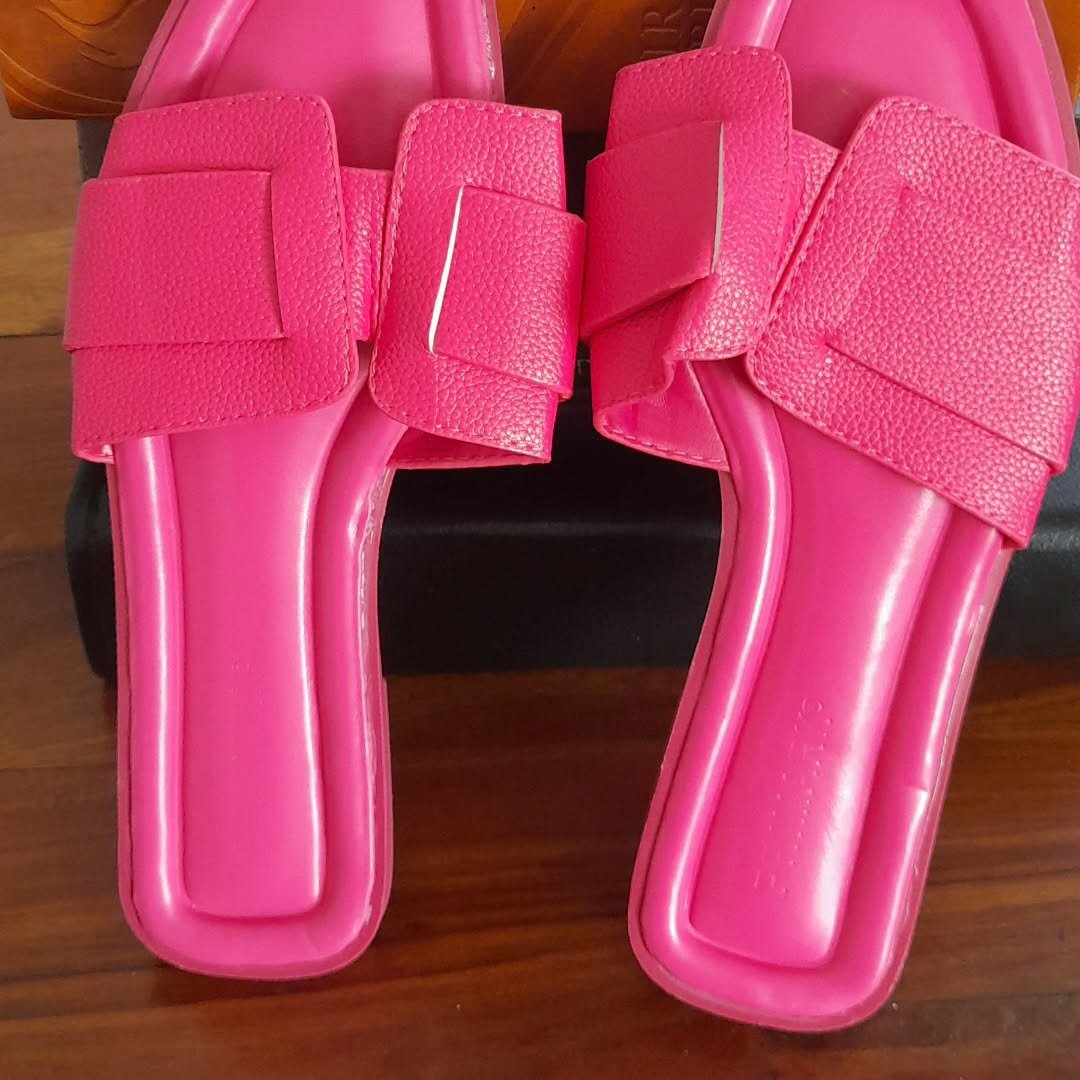 New stock slippers, black white , blue, pink sizes 37, 38, 39, 40 and 41