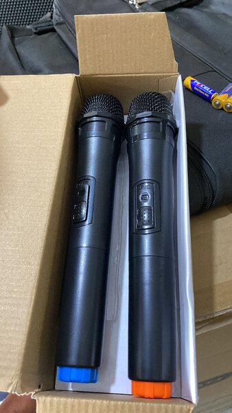 Rechargeable karaoke speaker