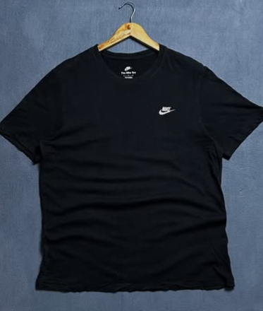 Nike tee shirt size: L