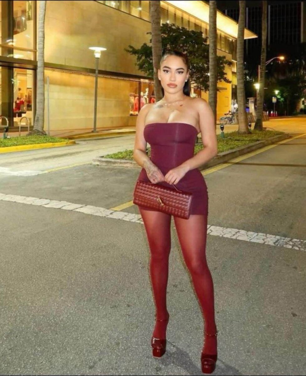 Collants bas bordeaux élégants