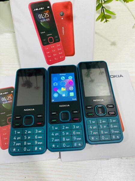 Nokia 150 2019 model, green