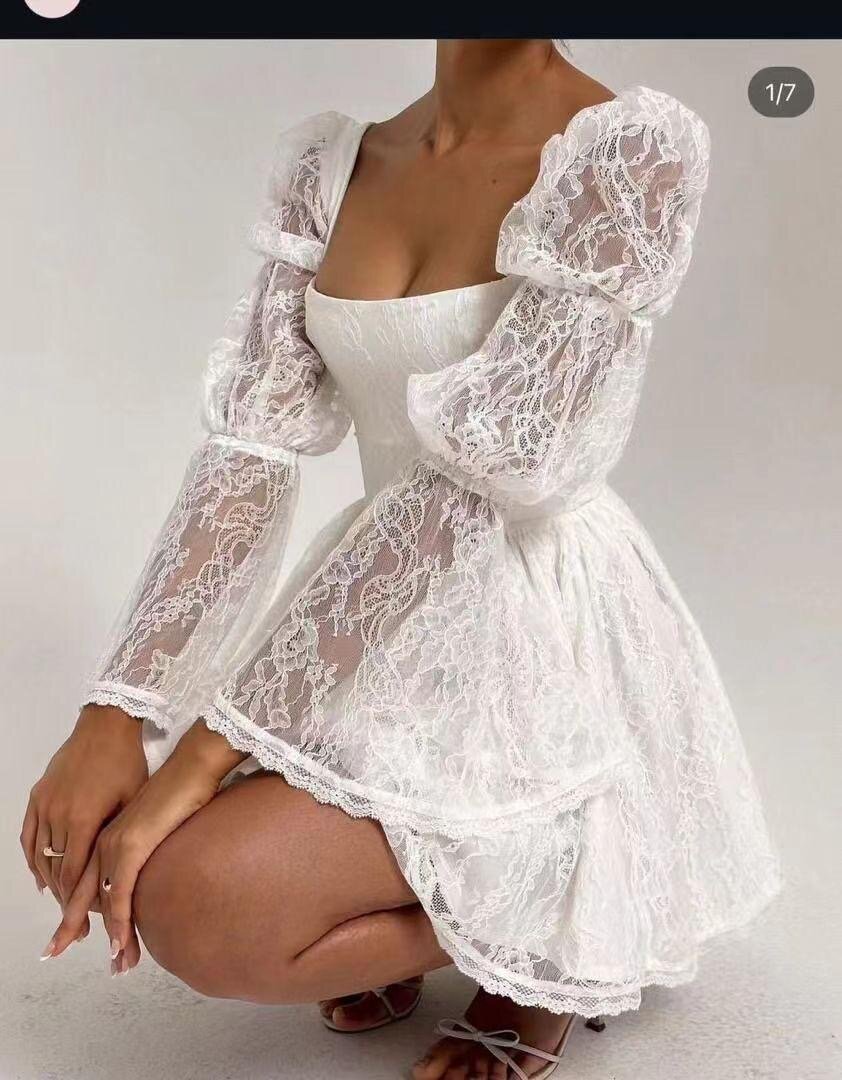 Robe en dentelle blanche