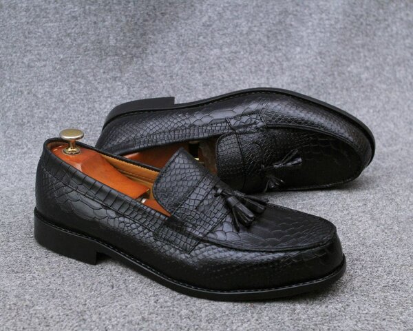 Mocassins en cuir noir élégant