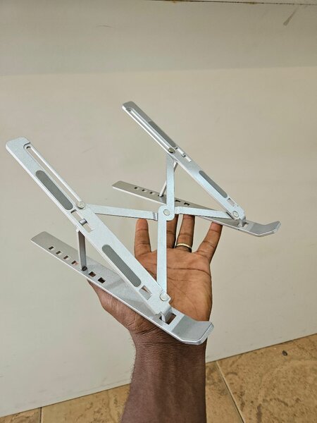 Laptop stand