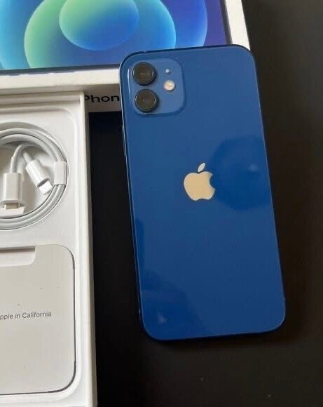 iPhone 12 bleu élégant