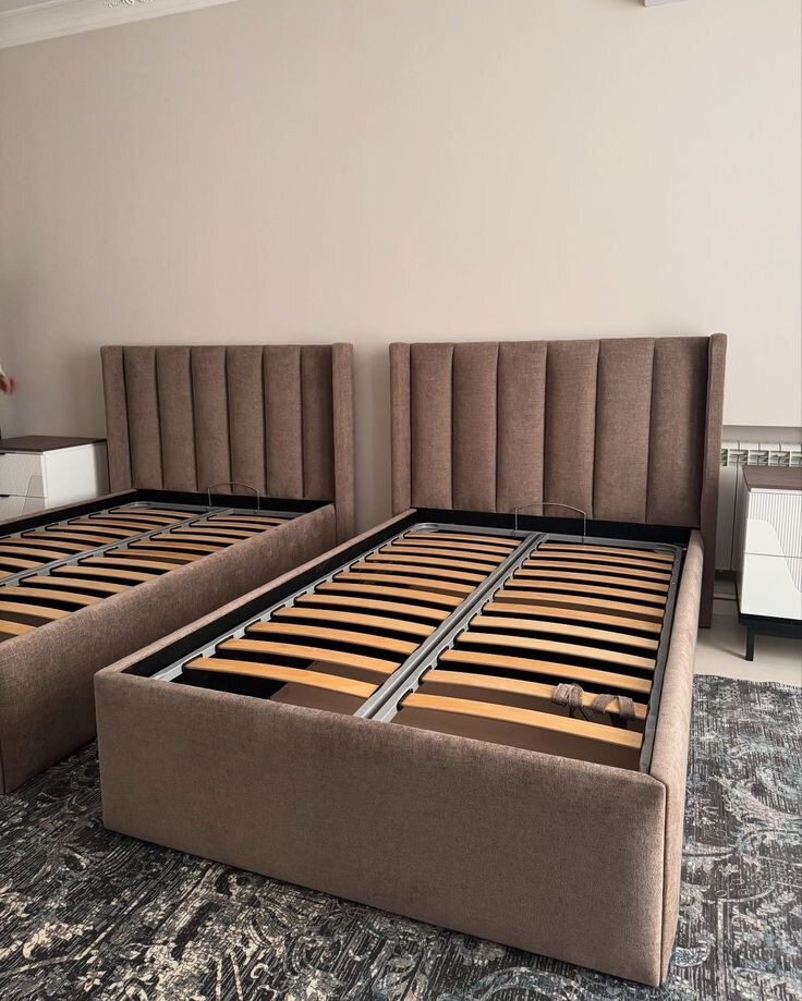 Lit double moderne en tissu