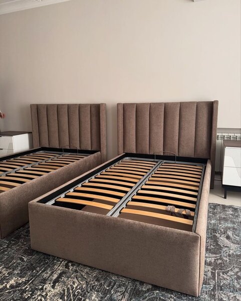 Lit double moderne en tissu