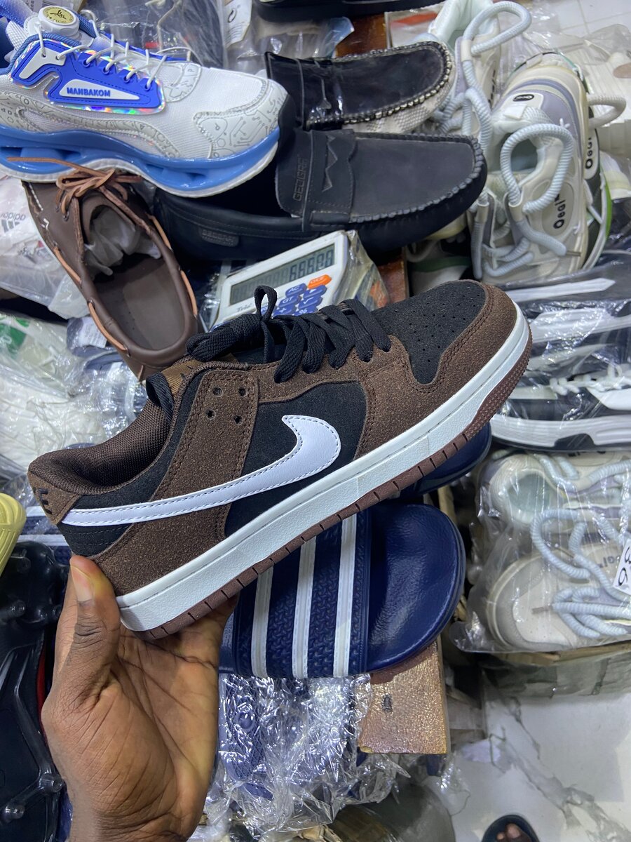 Baskets Nike noires et blanches