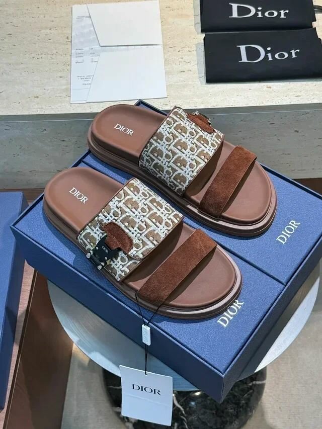 Sandales Dior de luxe
