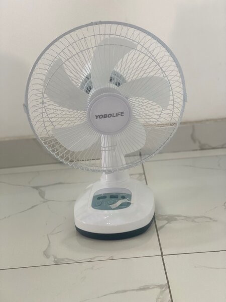 Solar rechargeable table fan